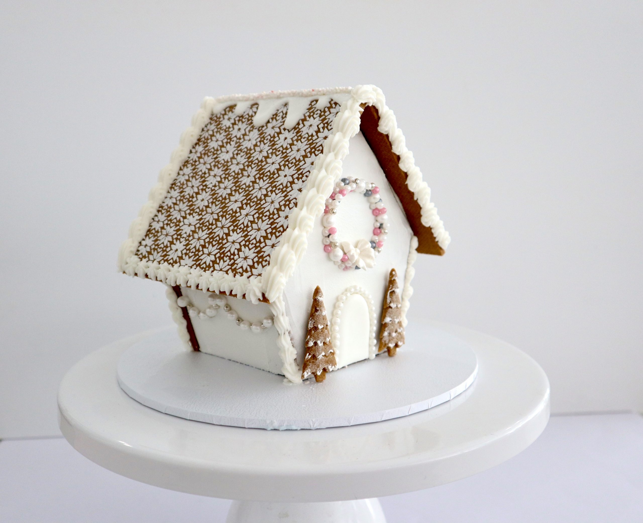 Crystal Cottage - Beginner Gingerbread House Class